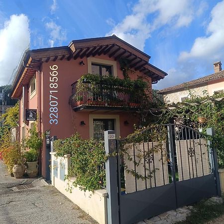 Contigliano La Bottega Del Fabbro Affitto Breveヴィラ エクステリア 写真